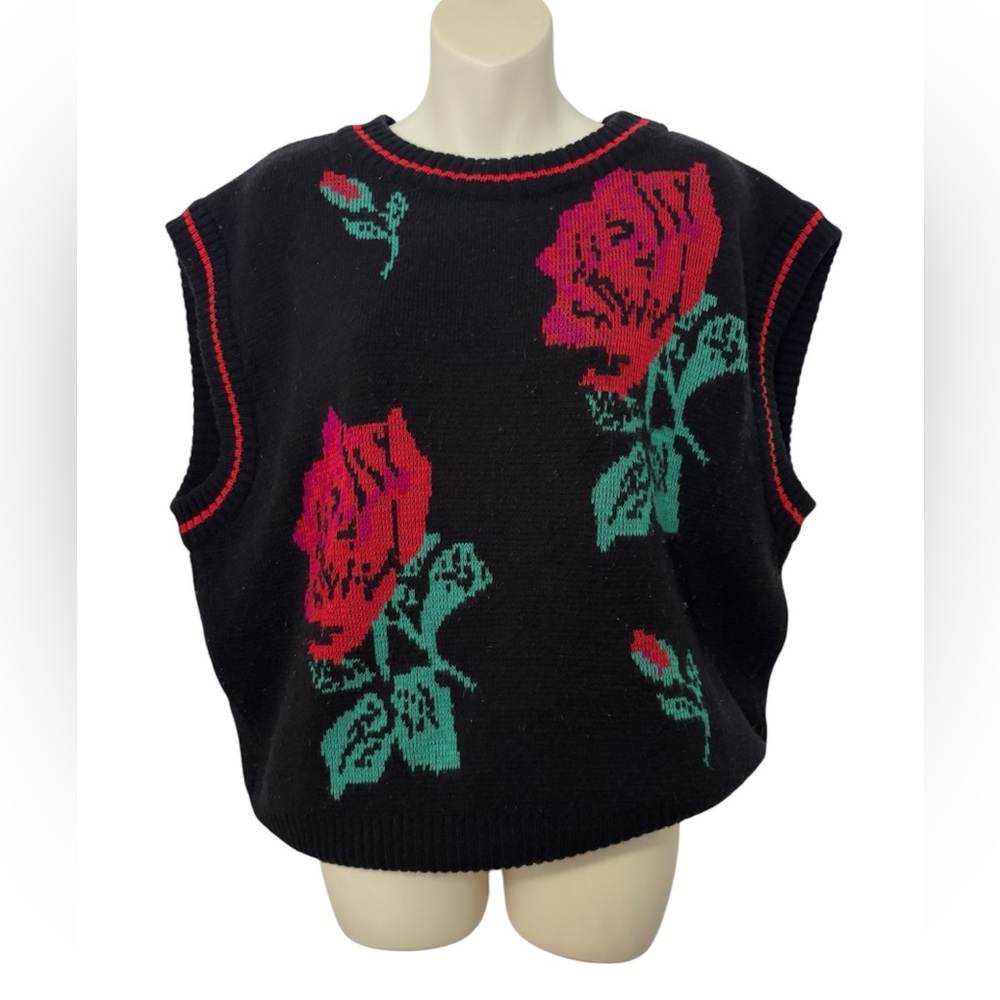 Vintage Floral Knit Women's Sweater vest - Black and Red